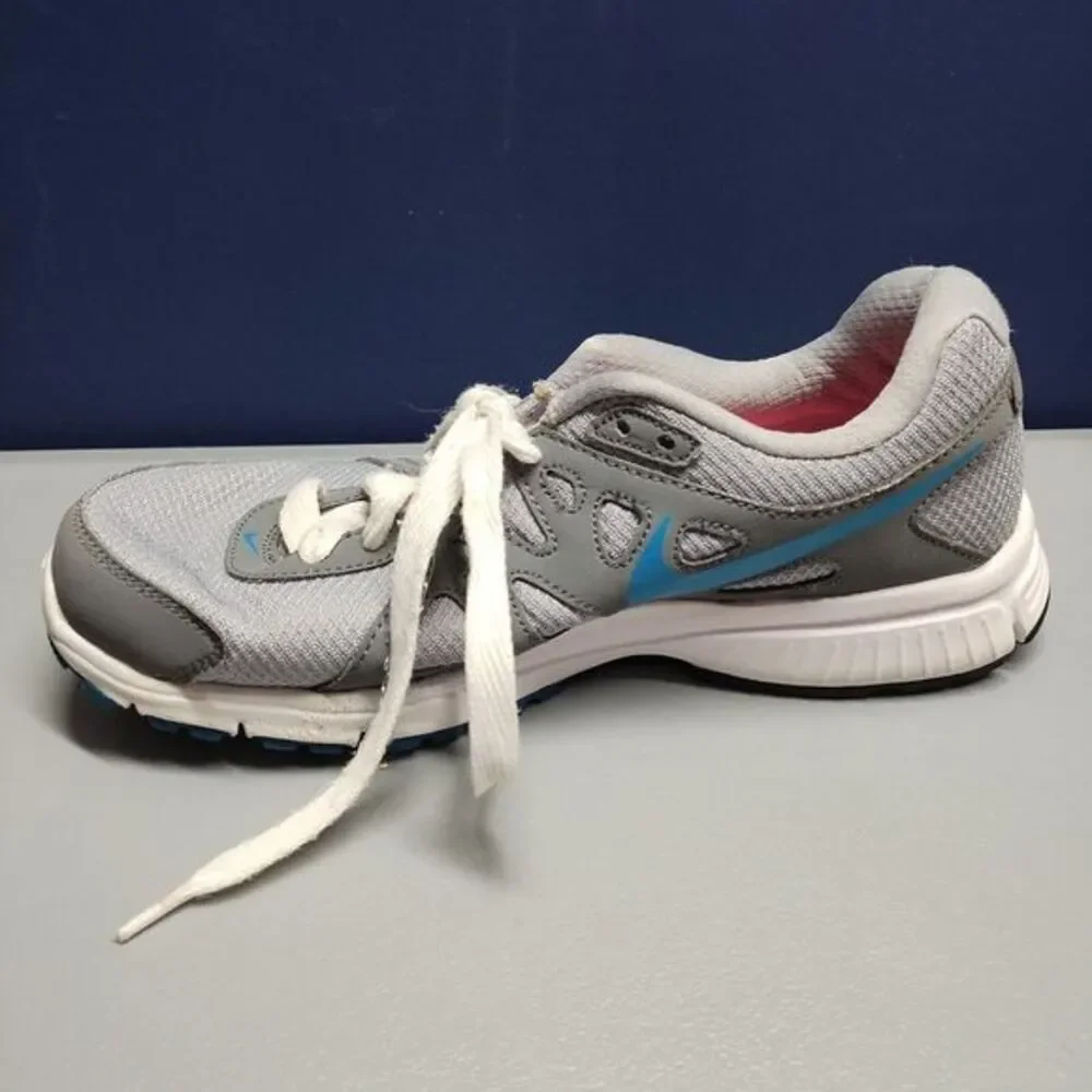 Nike‎ Revolution 2 Running Sneakers Womens Size 8 Gray Mesh Lace Up 554902-006